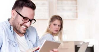 Eifersucht – eine verhängnisvolle Leidenschaft | apomio Gesundheitsblog