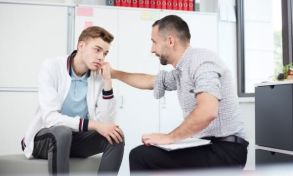 Konversionstherapie – Homosexualität, Bisexualität oder Transsexualität – Bin ich abartig? | apomio Gesundheitsblog