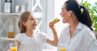 „Brainfood“ für Kinder und Erwachsene: Gesunde Pausensnacks für ein fittes Gehirn | apomio Gesundheitsblog