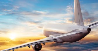 Tipps fürs Fliegen - wie man sich auf einen Flug vorbereiten kann und zu beachten ist | apomio Gesundheitsblog