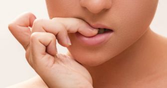 Nägelkauen: So schaffen auch Sie es aufzuhören! | apomio Gesundheitsblog