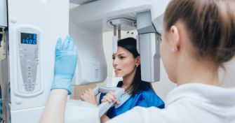 Parodontitis: Volkskrankheit Nr. 1 für Zahnverlust | apomio Gesundheitsblog