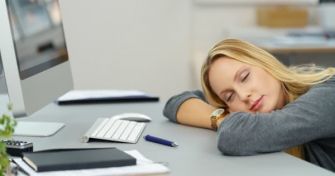 Powernapping: Das Aufputschmittel ohne Nebenwirkungen | apomio Gesundheitsblog