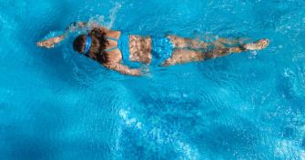 Welche Schwimmarten sind für wen geeignet? | apomio Gesundheitsblog