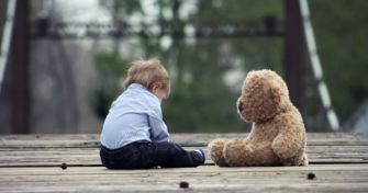 Wenn Mama nur noch weint – Kinder psychisch kranker Eltern | apomio Gesundheitsblog